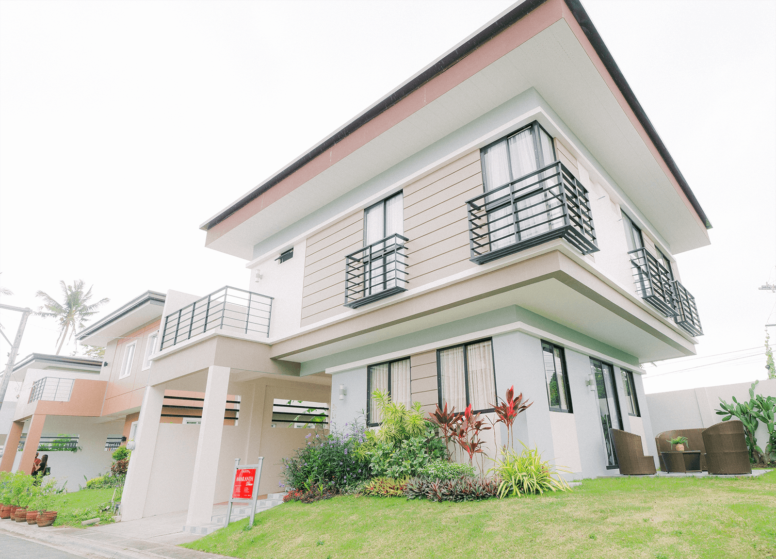 AR2 Amaranth - Landscape - opt (2)