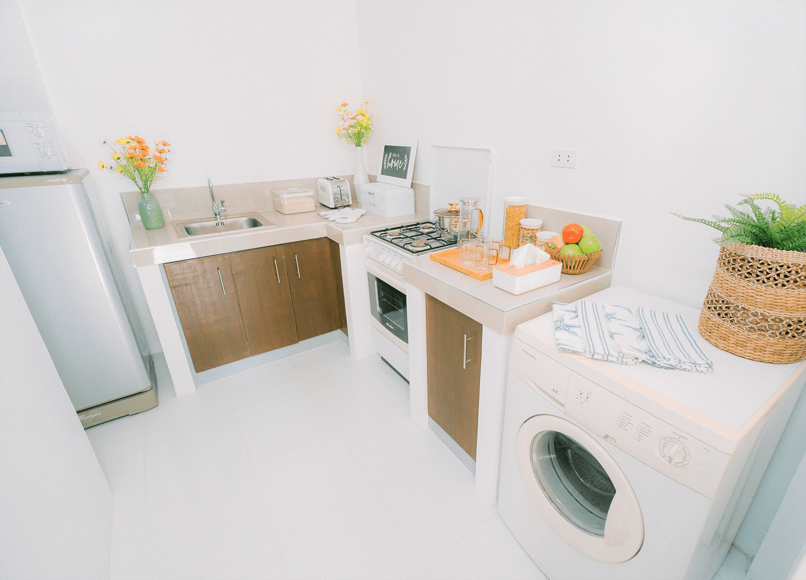 AR2 - Carmine - landscape - amiya rosa two - opt (11)